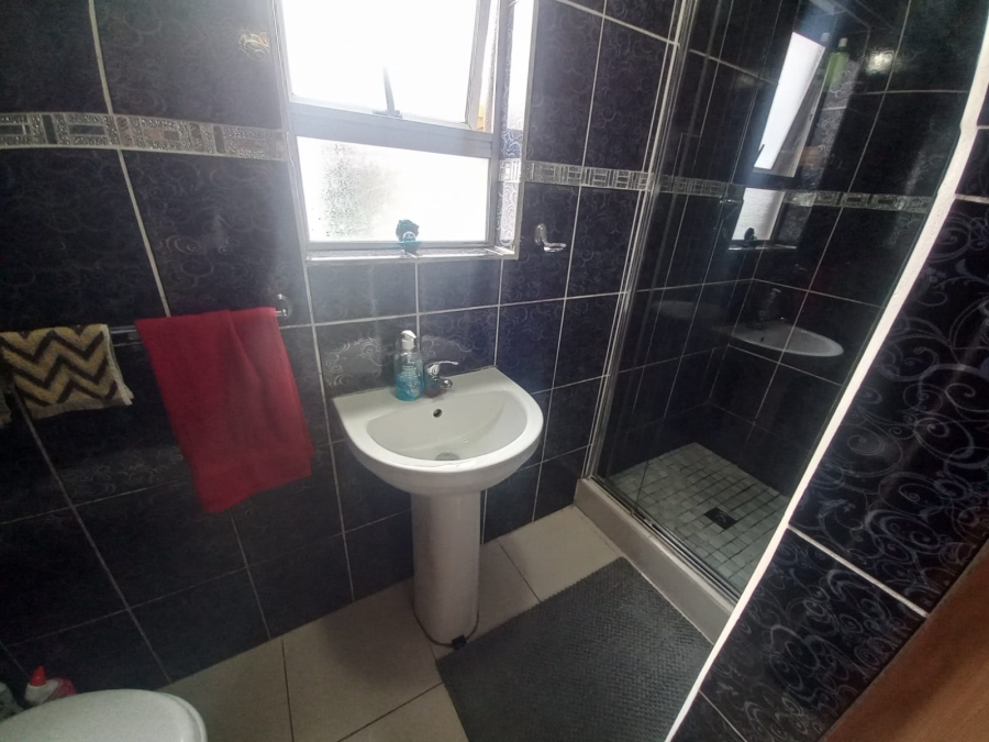 3 Bedroom Property for Sale in Woodlands Western Cape